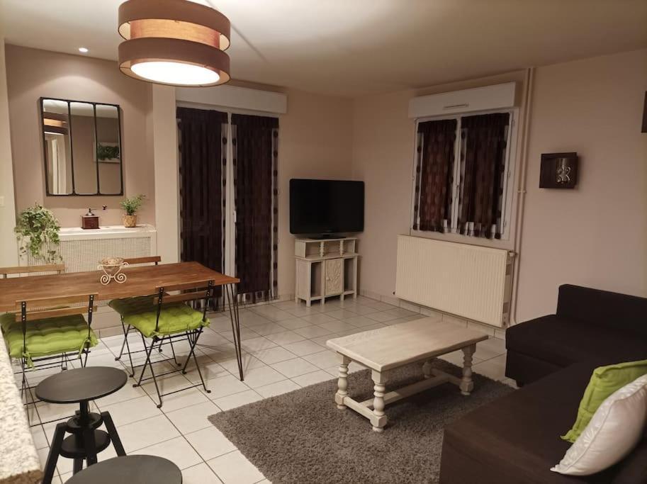 Ecully, Appartement Au Calme De 50M². Exterior photo